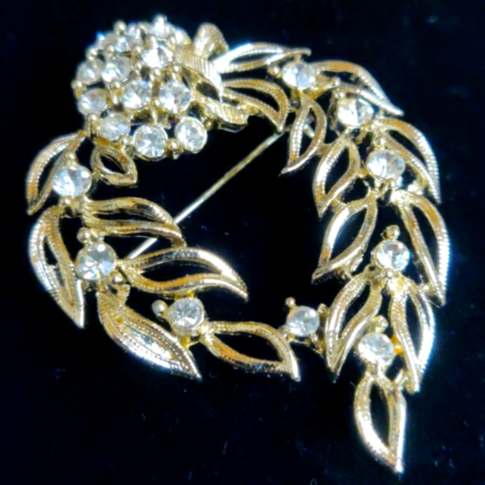VTG 50's Lisner wreath brooch (#140)
